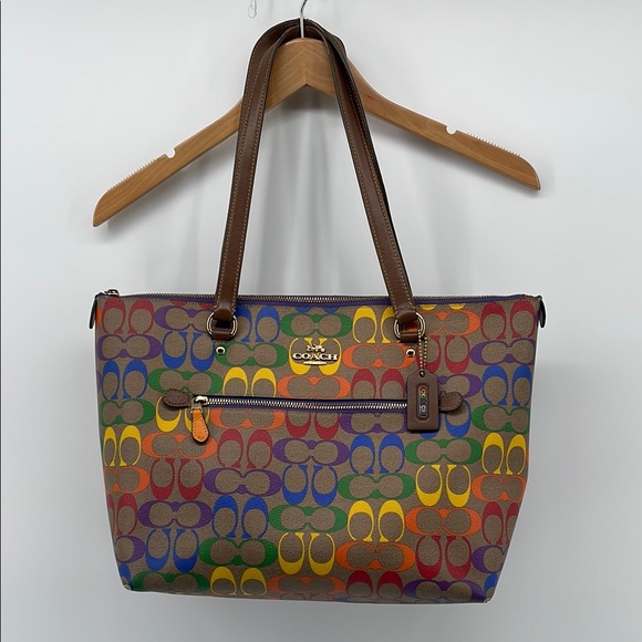 Coach Gallery Tote Bag In Rainbow Signature Canvas A4 - Picture 1 of 11